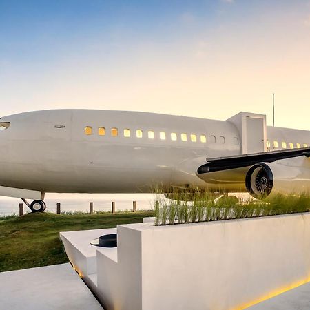 Private Jet Villa Uluwatu ภายนอก รูปภาพ