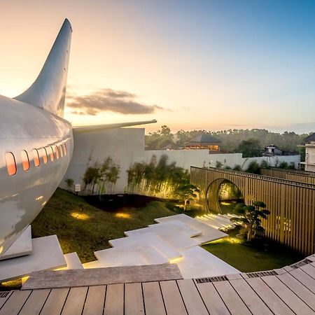 Private Jet Villa Uluwatu ภายนอก รูปภาพ