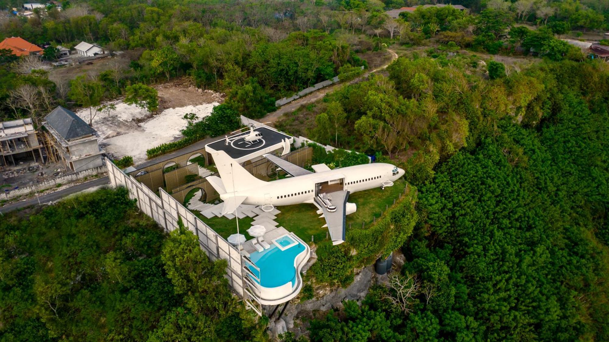 Private Jet Villa Uluwatu ภายนอก รูปภาพ