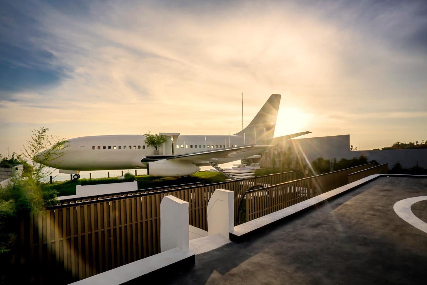 Private Jet Villa Uluwatu ภายนอก รูปภาพ