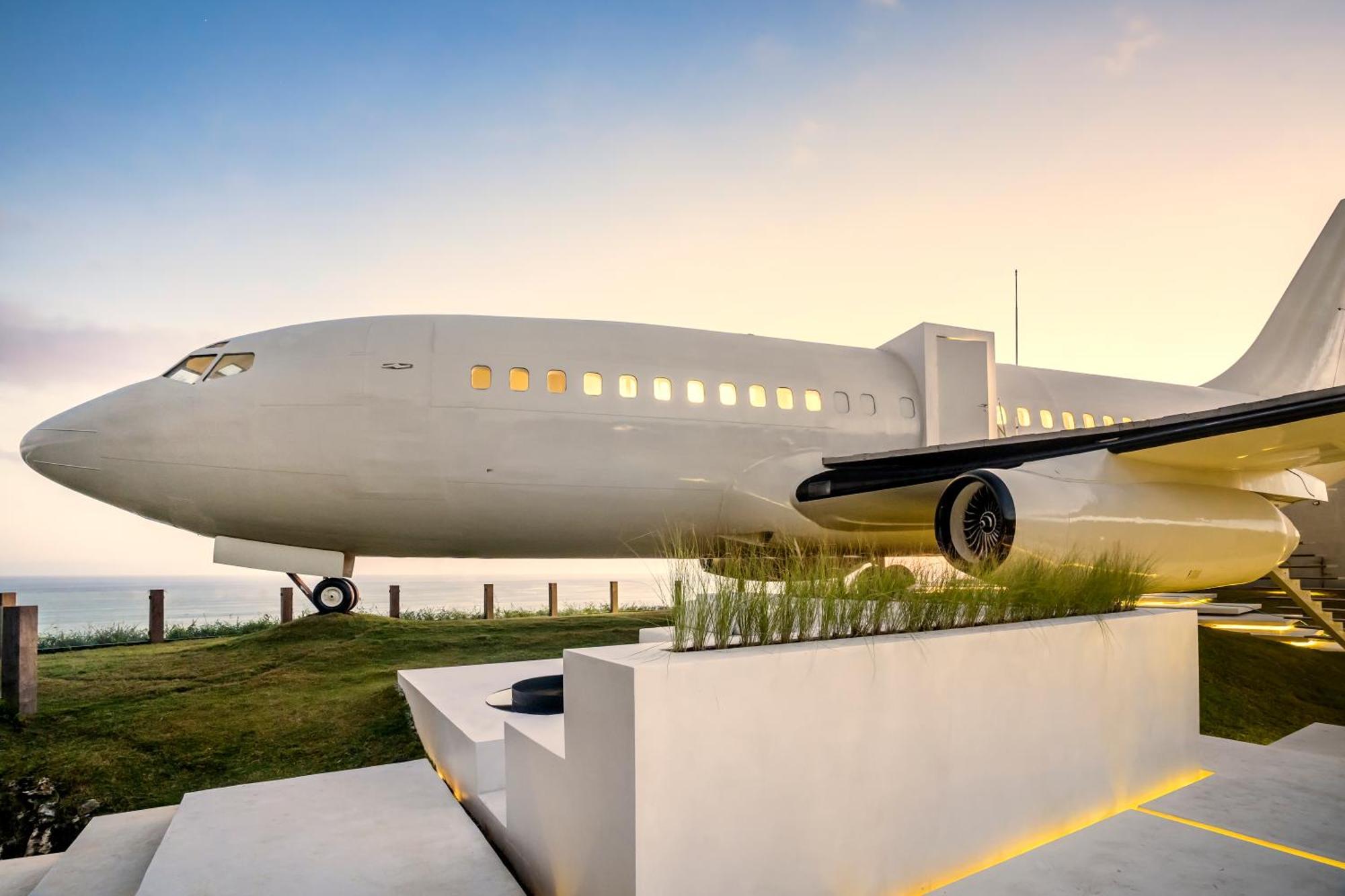 Private Jet Villa Uluwatu ภายนอก รูปภาพ