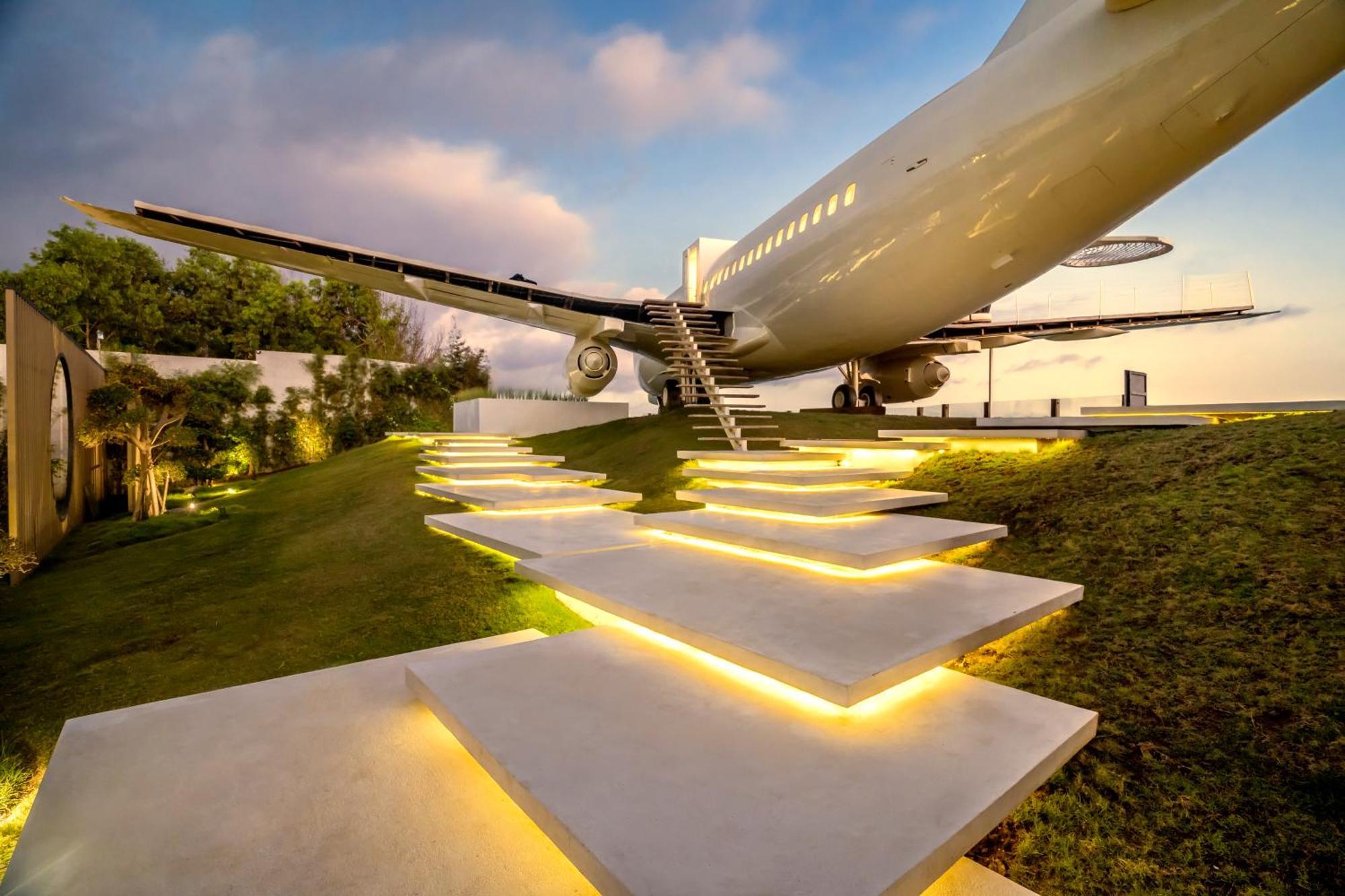 Private Jet Villa Uluwatu ภายนอก รูปภาพ